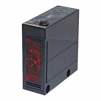 OMRON Photoelectric Sensor Rectangular Diffuse, 33VF85