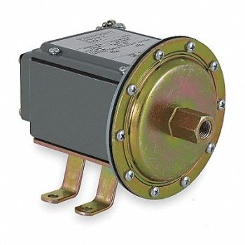 SQUARE D Vacuum Switch Stndard/Revers 1/4-18 FNPT, 3HAM1